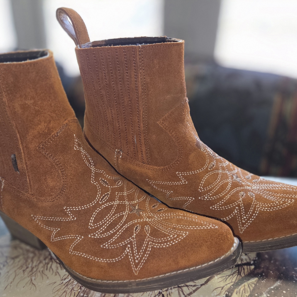 Idyllwind Chestnut Suede Western Embroidered Ankle Boots